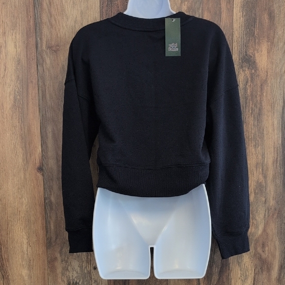 NWT Wild Fable Navy Cropped Sweatshirt  S         -717B - Picture 3 of 5